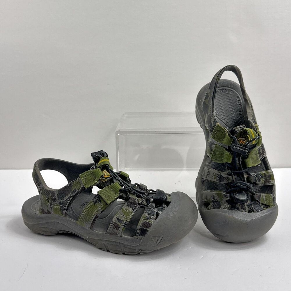 KEEN Newport H2 Shoes Boys Youth Sz 2 Camo Green Closed Toe Water Sandals Bungee
